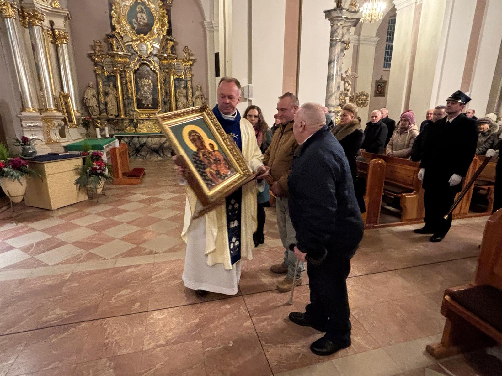 Mieszkańcy Dębiny dziękowali za nawiedzenie Matki Bożej